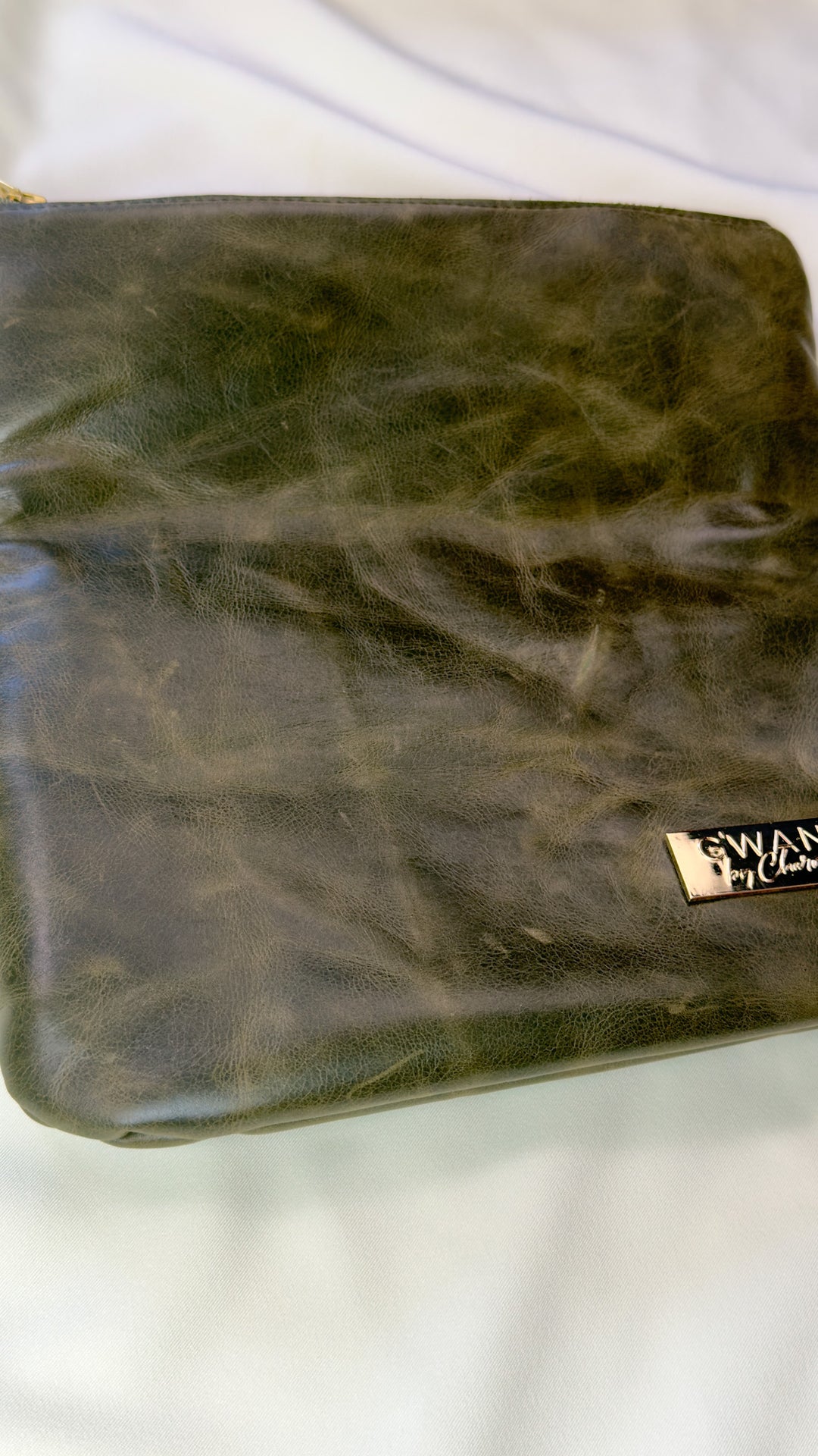 G'wan Flipper  Clutch |  Olive Pull Up leather