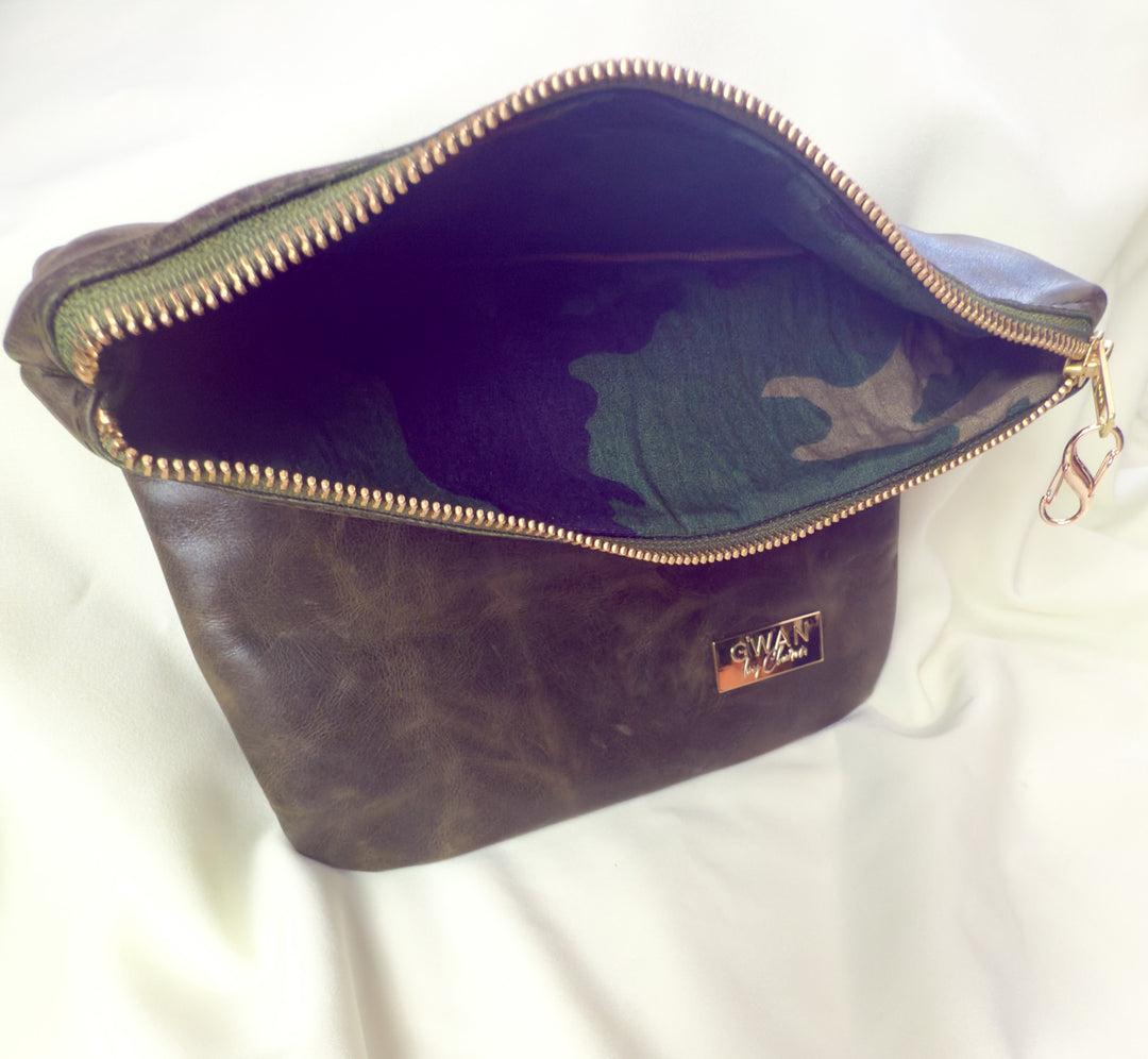 G'wan Flipper  Clutch |  Olive Pull Up leather