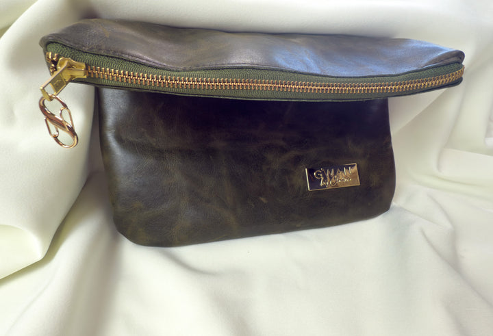 G'wan Flipper  Clutch |  Olive Pull Up leather